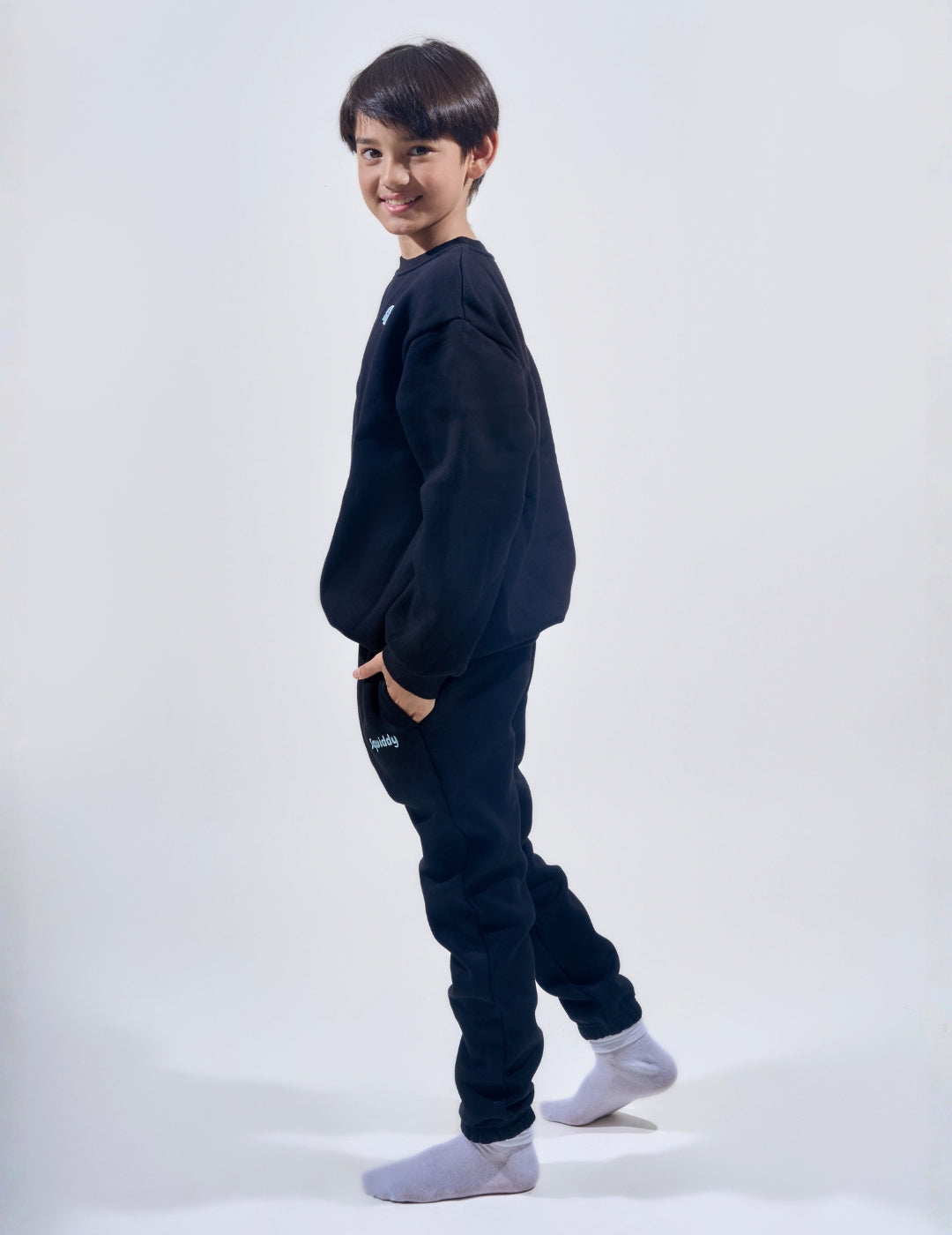 ClassicKidsCrewneckBlack4